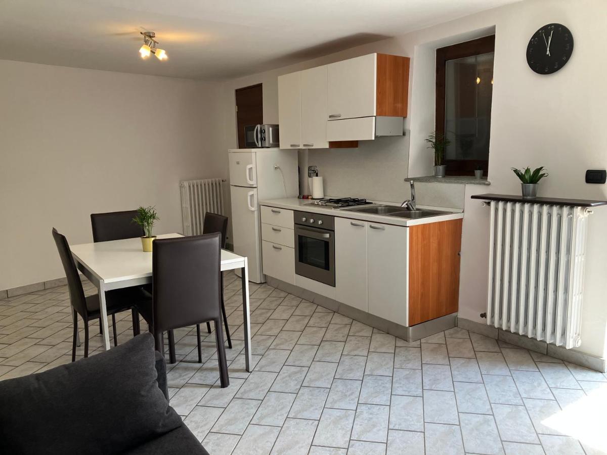Ferienwohnung Un Passo Dal Castello Barolo Exterior foto