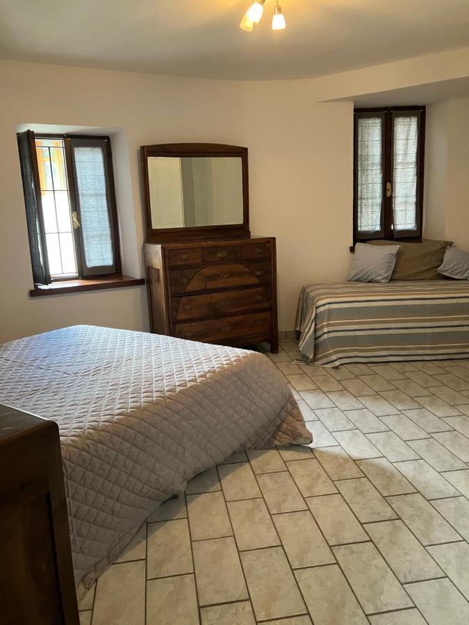 Ferienwohnung Un Passo Dal Castello Barolo Exterior foto