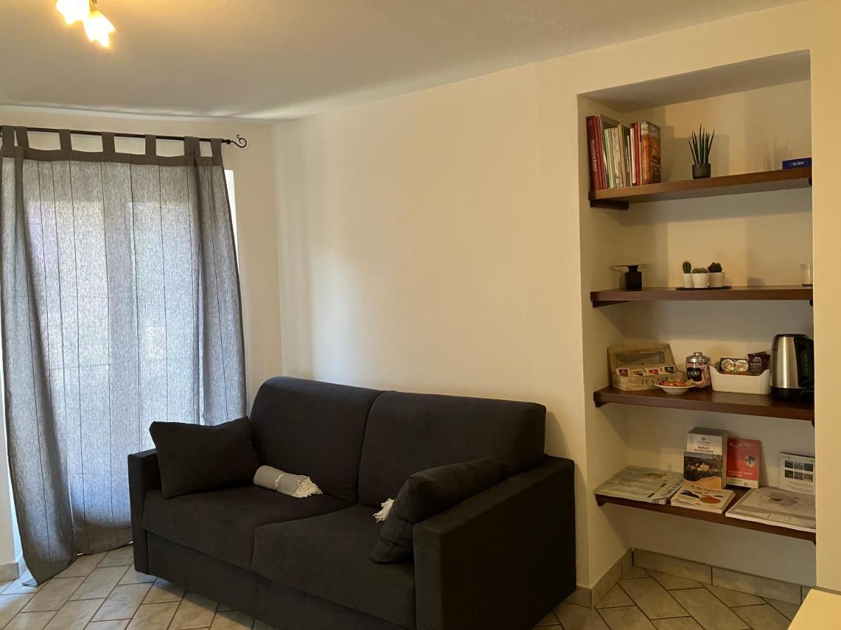 Ferienwohnung Un Passo Dal Castello Barolo Exterior foto