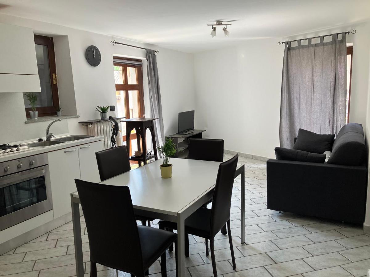 Ferienwohnung Un Passo Dal Castello Barolo Exterior foto
